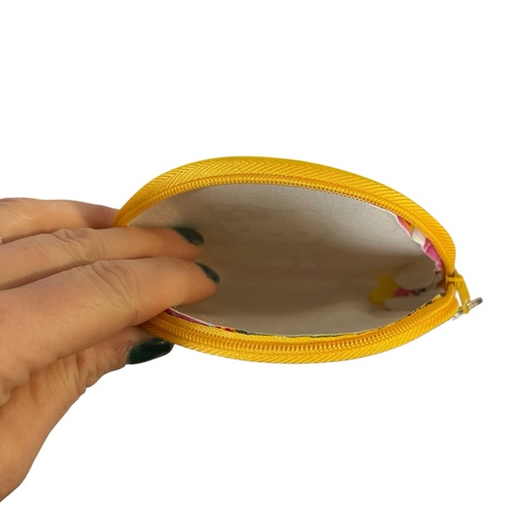 Hello Kitty & My Melody - Girls 4pc. Crossbody, Compact Comb Set, & Hair items - Picture 8 of 9